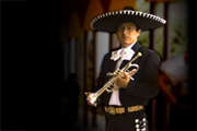 Luis Puchaicela, ha tocado con muchos mariachis y orquestas